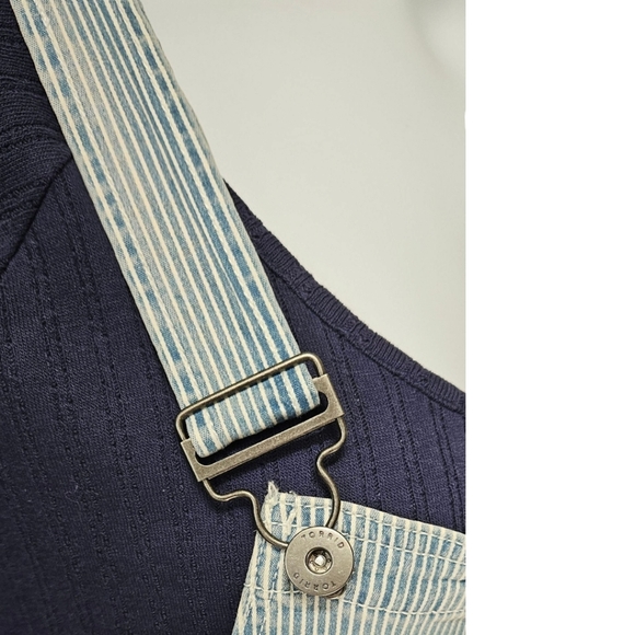 TORRID ShortTall Vintage Railroad Stripe Overall Shorts With Free Top Size 18 - Picture 5 of 16